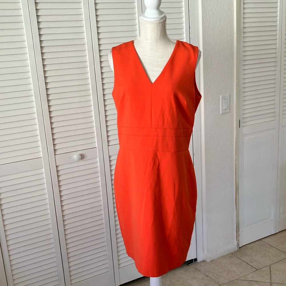 Ann Taylor Sheath Dress Coral Red Size 12, fully lined, v neck, kick pleat